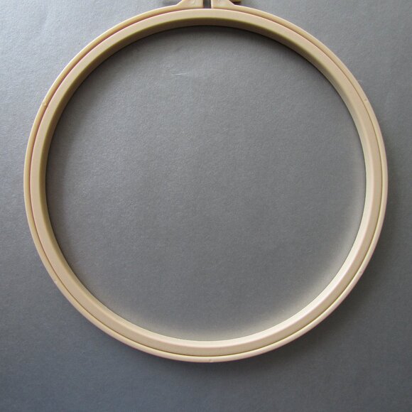 Ana Goods Blue Posy Embroidery DIY Art Kit with hoop, stamped cloth and floss - Picture 8 of 9